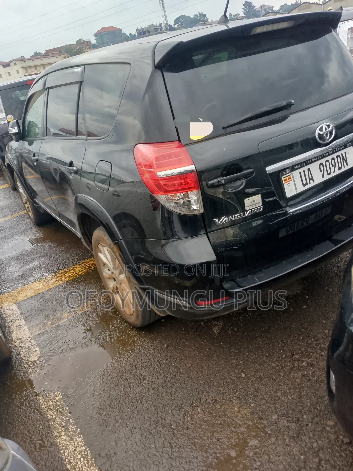 Toyota Vanguard 2011 Black
