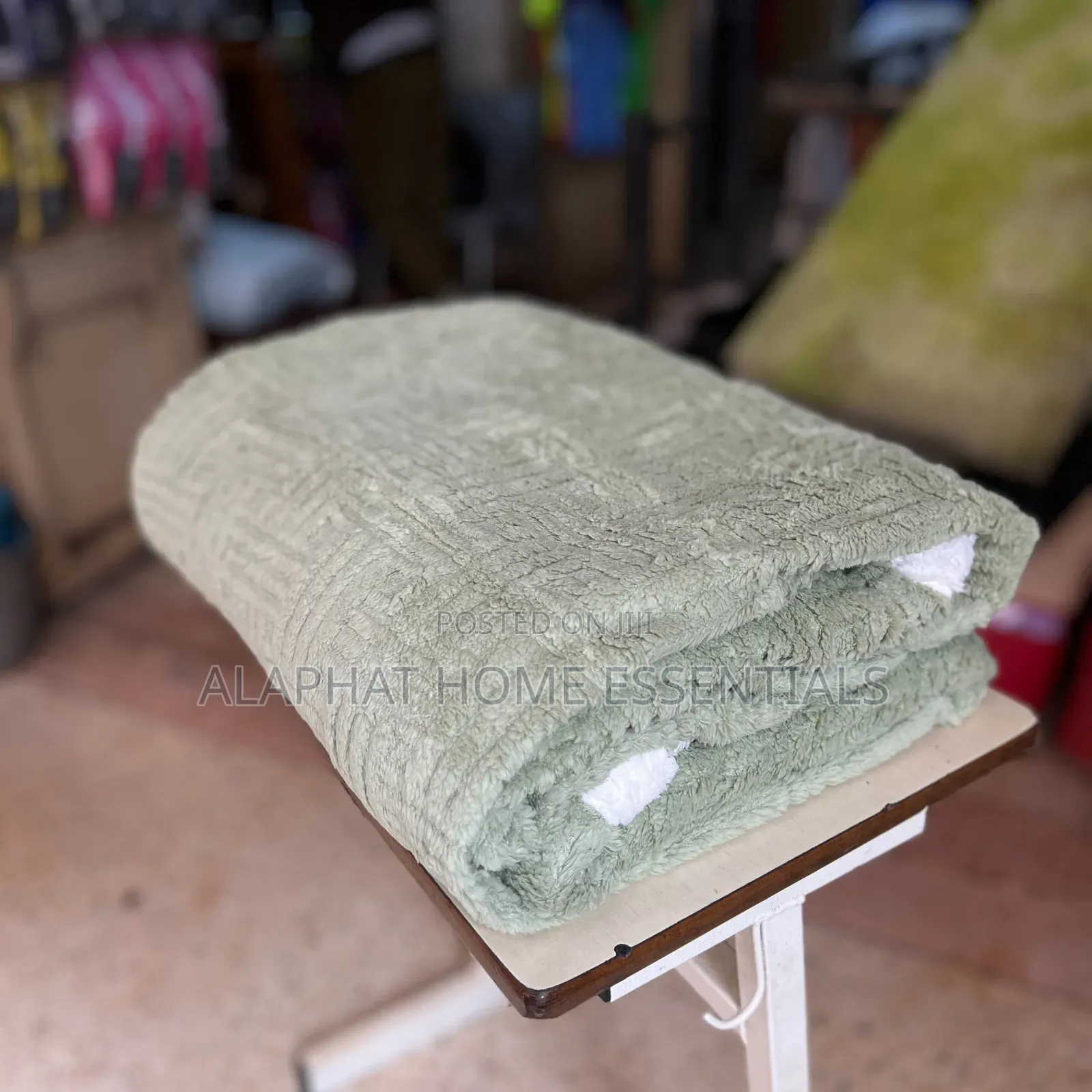 Plain Tufted Fleece Blankets