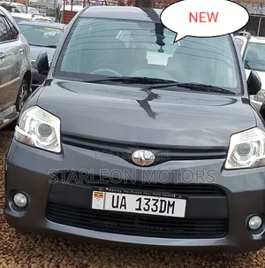 Toyota Sienta 1.5 AWD 2012 Gray