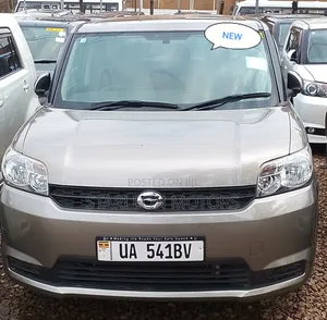 Toyota Corolla Rumion Hatchback 1.5 FWD 2011 Gold
