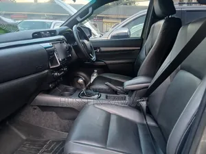 Toyota Hilux 2019 Gray