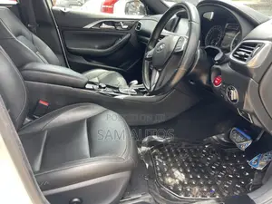 Infiniti Q30 2017 White