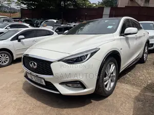 Infiniti Q30 2017 White