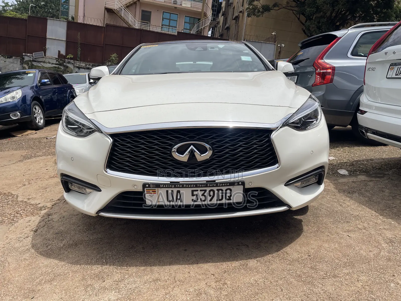 Infiniti Q30 2017 White
