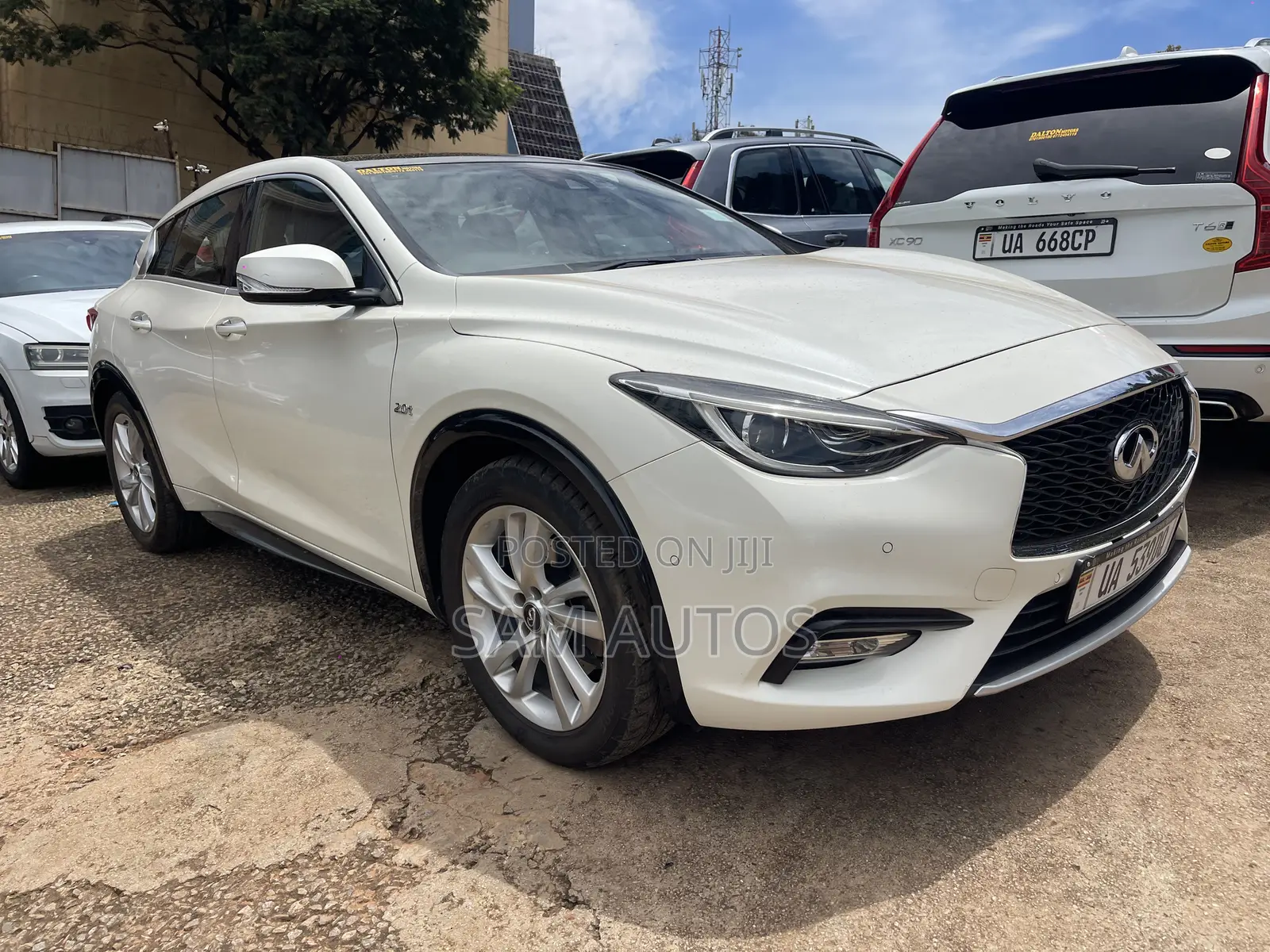 Infiniti Q30 2017 White