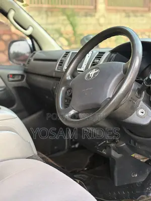 Toyota HiAce 2010 Silver