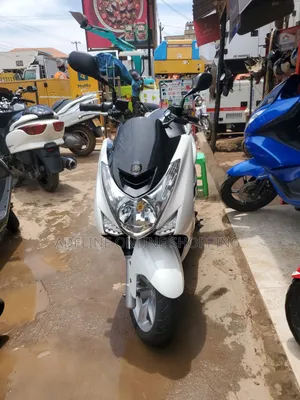 Yamaha Majesty 2021 White
