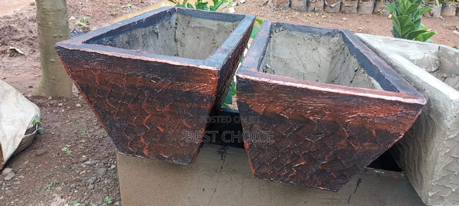 Durable and Elegant Pots Available in Various Sizes