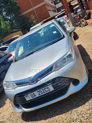 Toyota Corolla Fielder 1.5 Hybrid FWD 2017 Silver