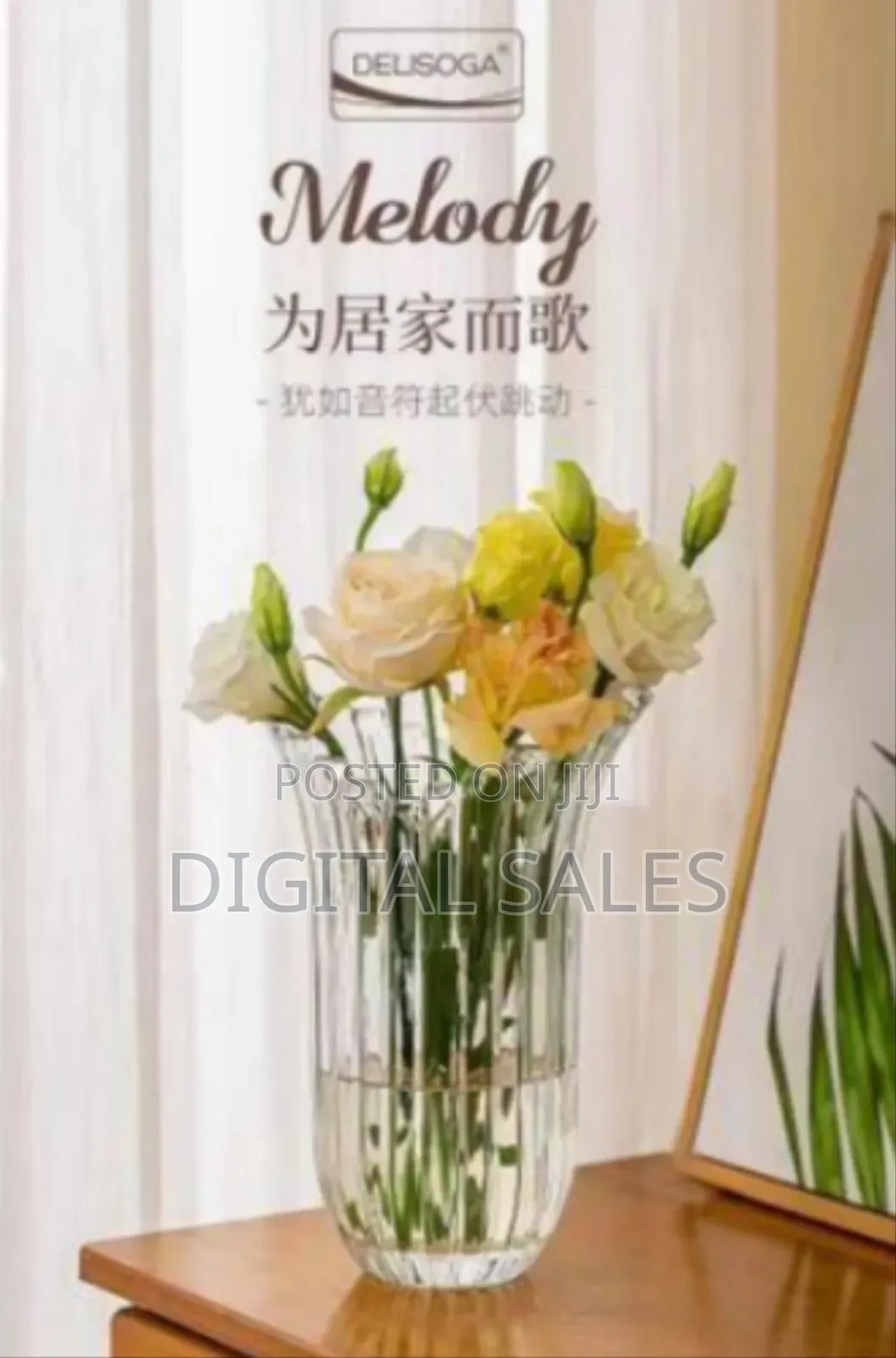 Elegant Ribbed Glass Flower Vase