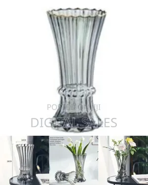 Elegant Ribbed Glass Vase