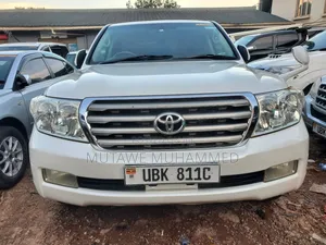 Toyota Land Cruiser 2015 White