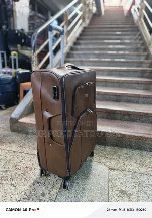 Leather Suitcases Medium Size. Brown Color