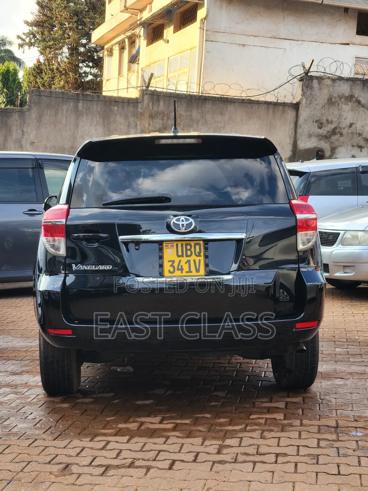 Toyota Vanguard 2012 Black