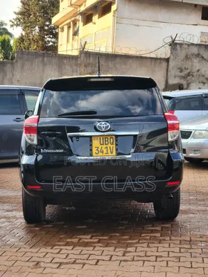 Toyota Vanguard 2012 Black