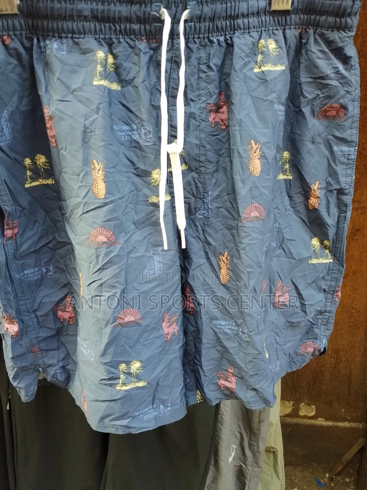 Gouging Shorts