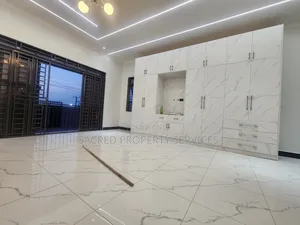 4bdrm Bungalow in Kira Mulawa Town for sale