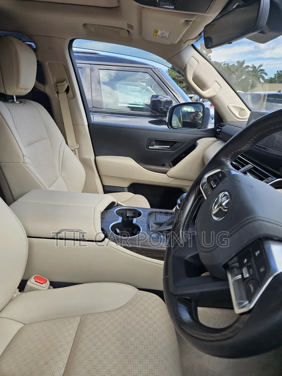 Toyota Land Cruiser LC300 2023 Beige