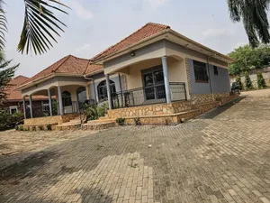 4bdrm House in Kira-Town for rent
