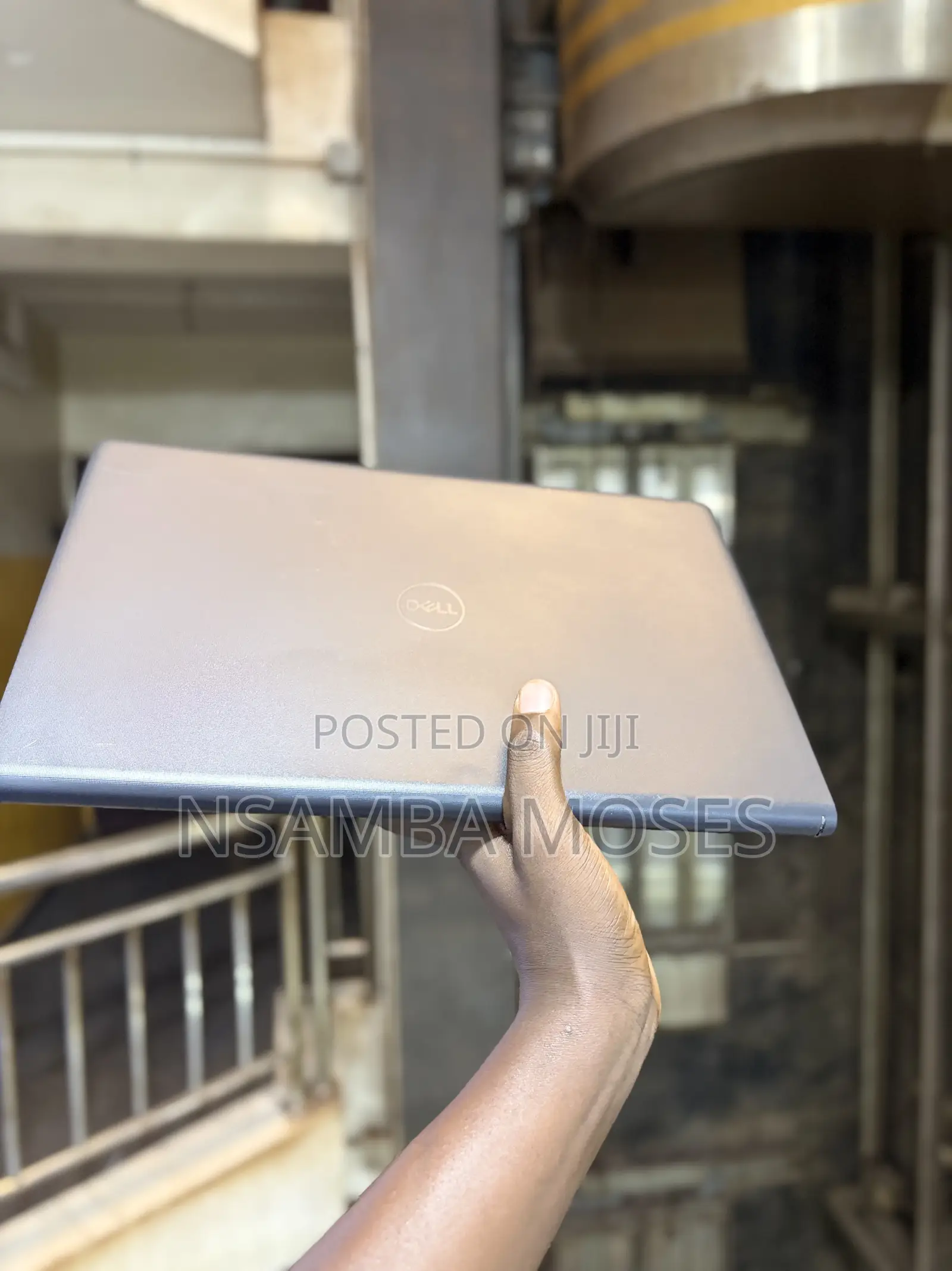 Laptop Dell Vostro 3520 8GB Intel Core i5 SSD 256GB