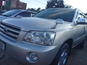 Toyota Kluger 2002 Silver