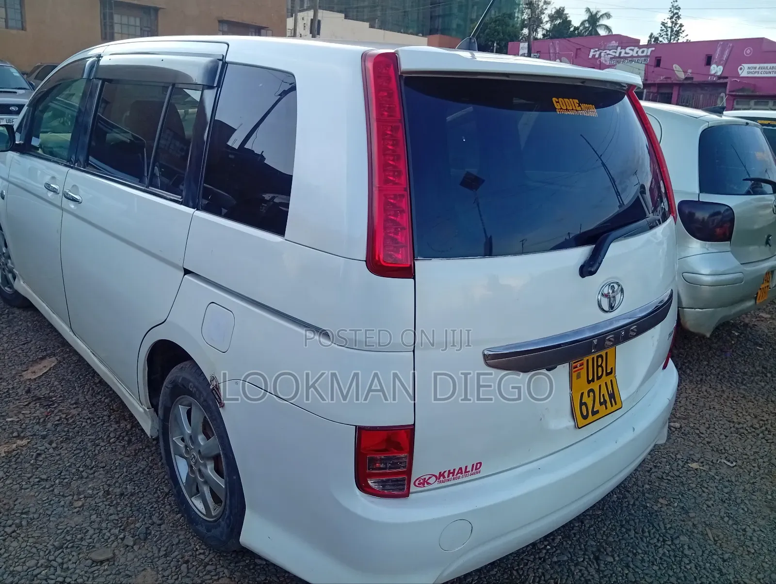 Toyota ISIS 2008 White