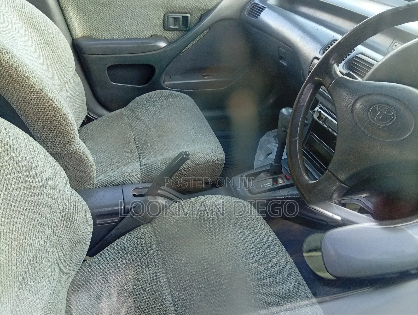Toyota ISIS 2008 White