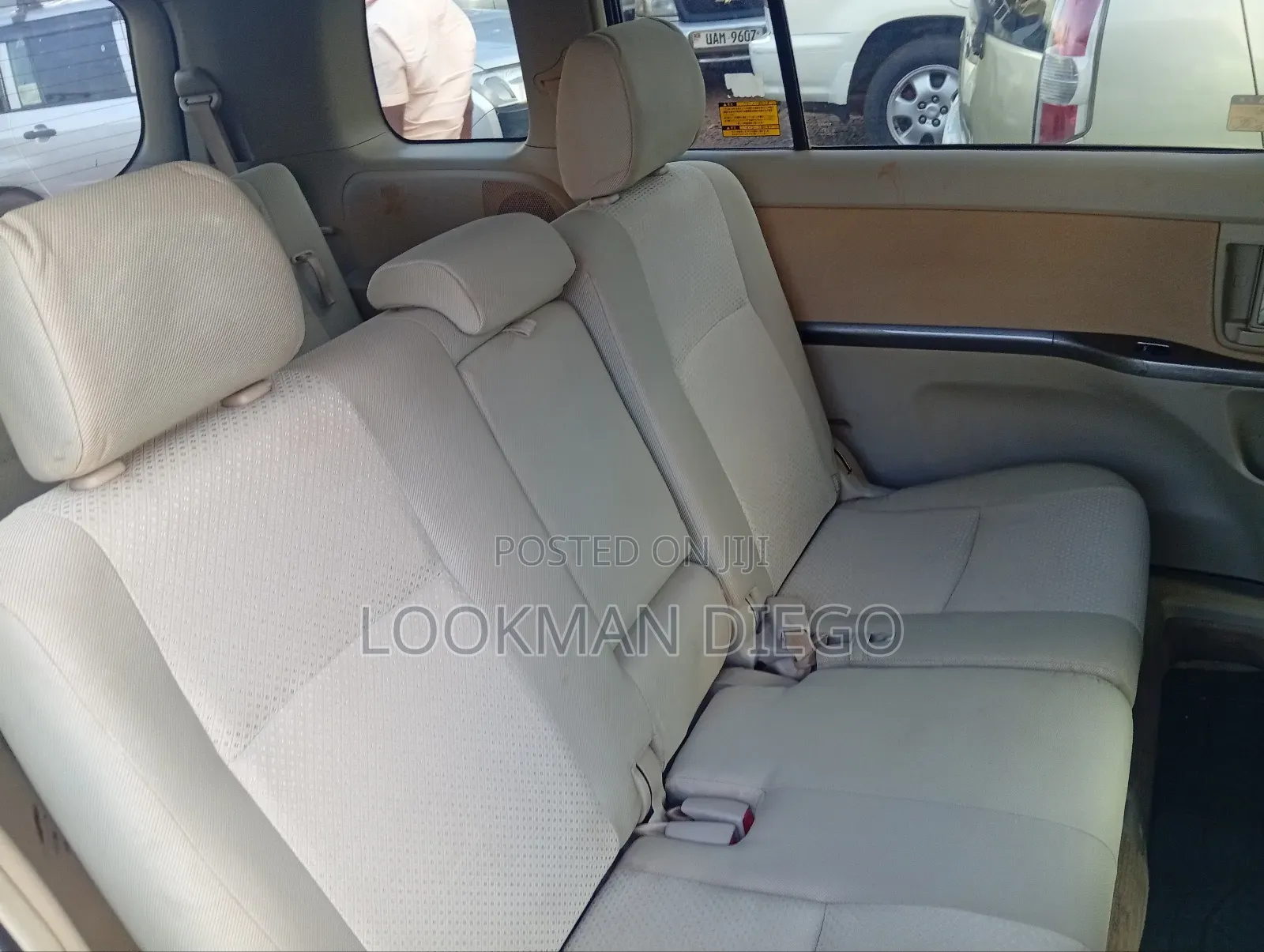 Toyota ISIS 2008 White