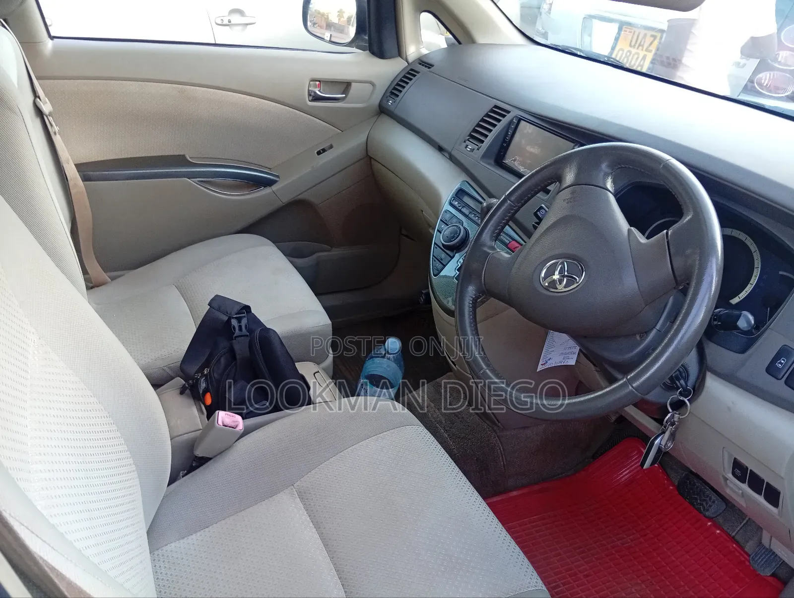 Toyota ISIS 2008 White