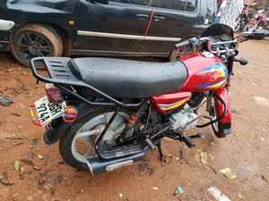 Bajaj Boxer 125 2020 Red