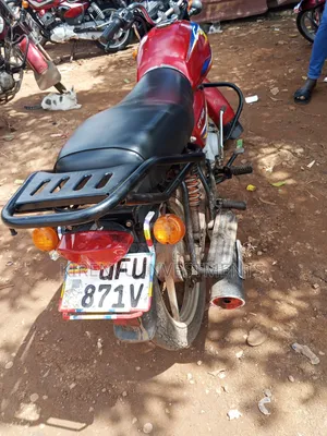 Bajaj Boxer 125 2022 Red
