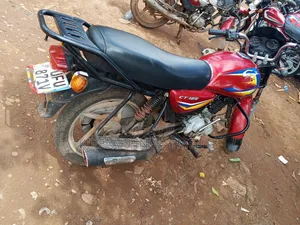 Bajaj Boxer 125 2022 Red