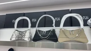 High-Quality Ladies’ Designer Handbag – Elegant Durable