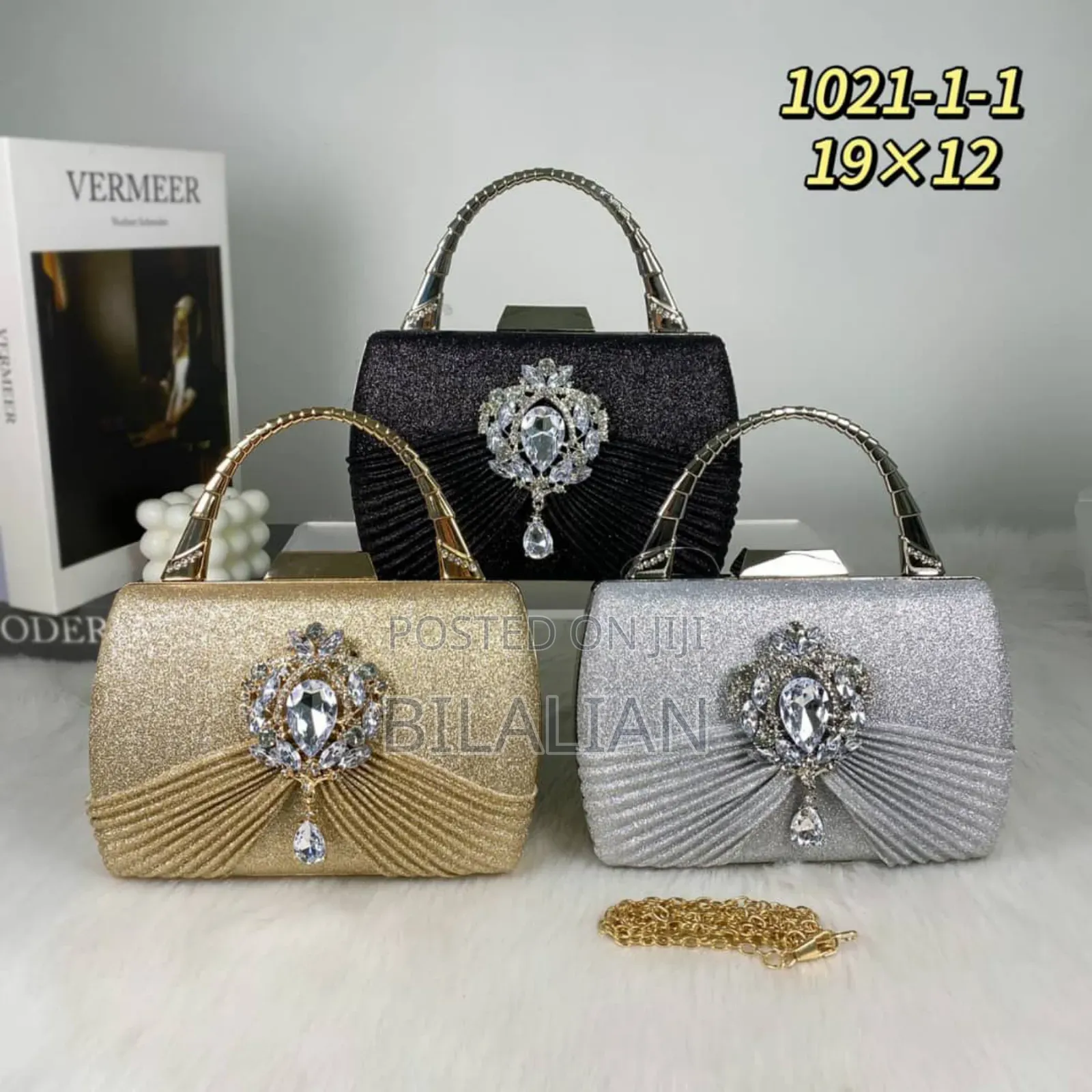 High-Quality Ladies’ Designer Handbag – Elegant Durable