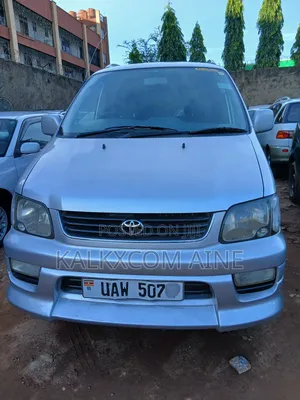 Toyota Noah 2002 Silver