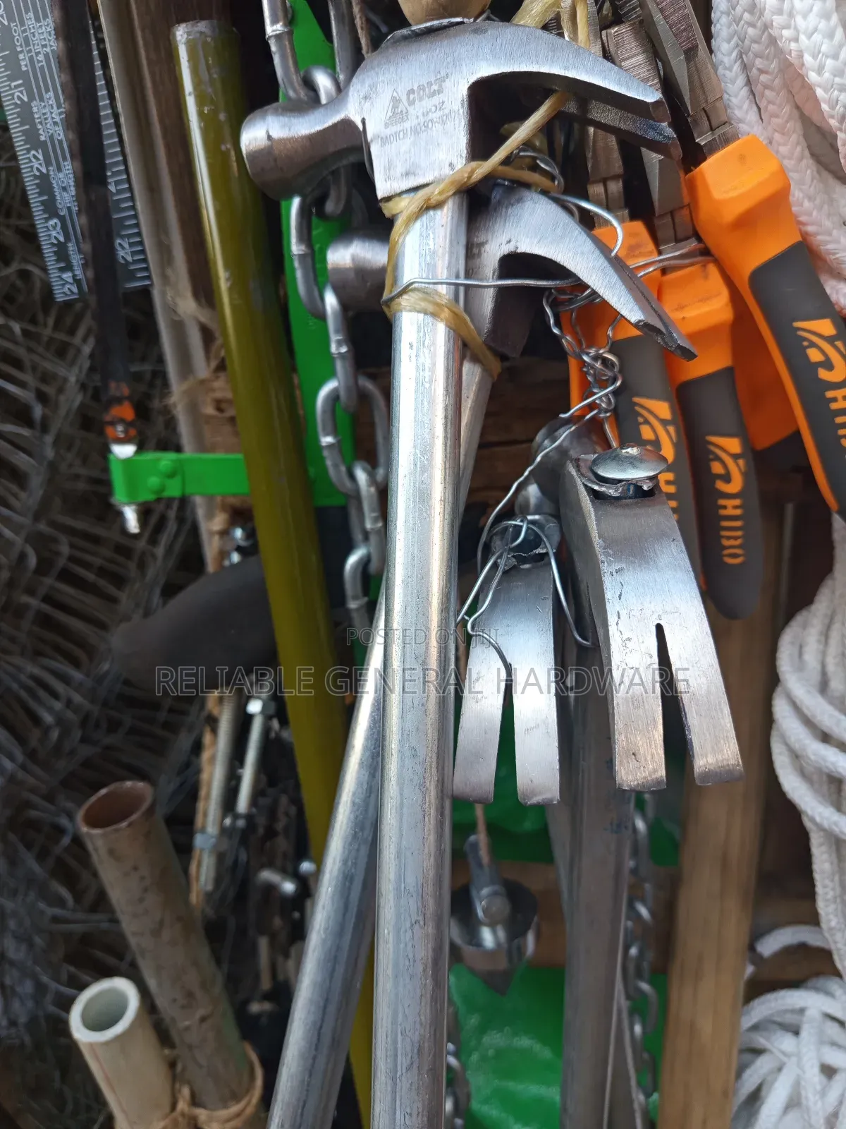 Claw Hammer (Metallic Handle)