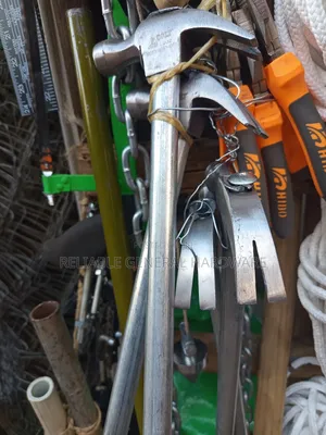Claw Hammer (Metallic Handle)