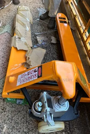 3000kg/3ton Pallet Truck Royalty