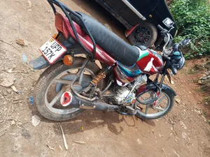 TVS HLX 125 2022 Red