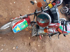 TVS HLX 125 2022 Red