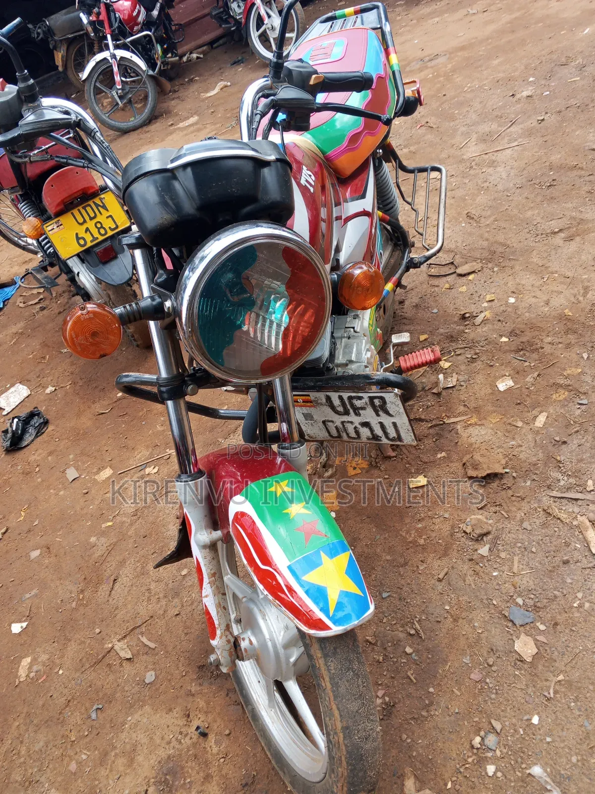 TVS HLX 125 2022 Red