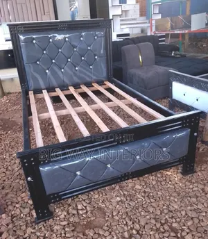 Flat Leathered Bed 4*6