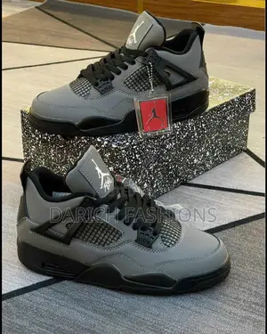 Nike Air Jordan 4 Retro