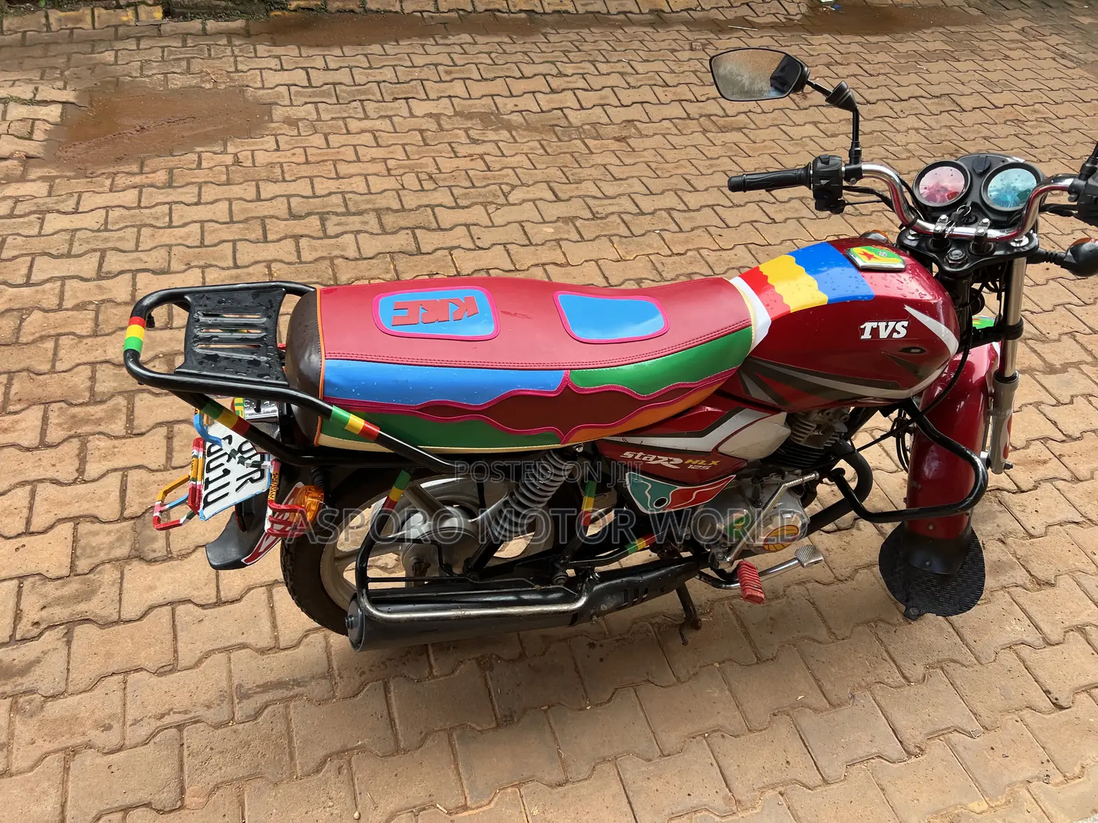 TVS HLX 125 2022 Red