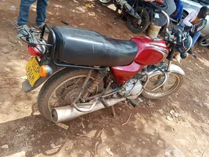 Bajaj Boxer 100 2025 Red