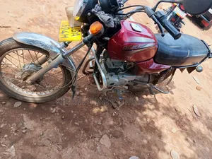 Bajaj Boxer 100 2025 Red