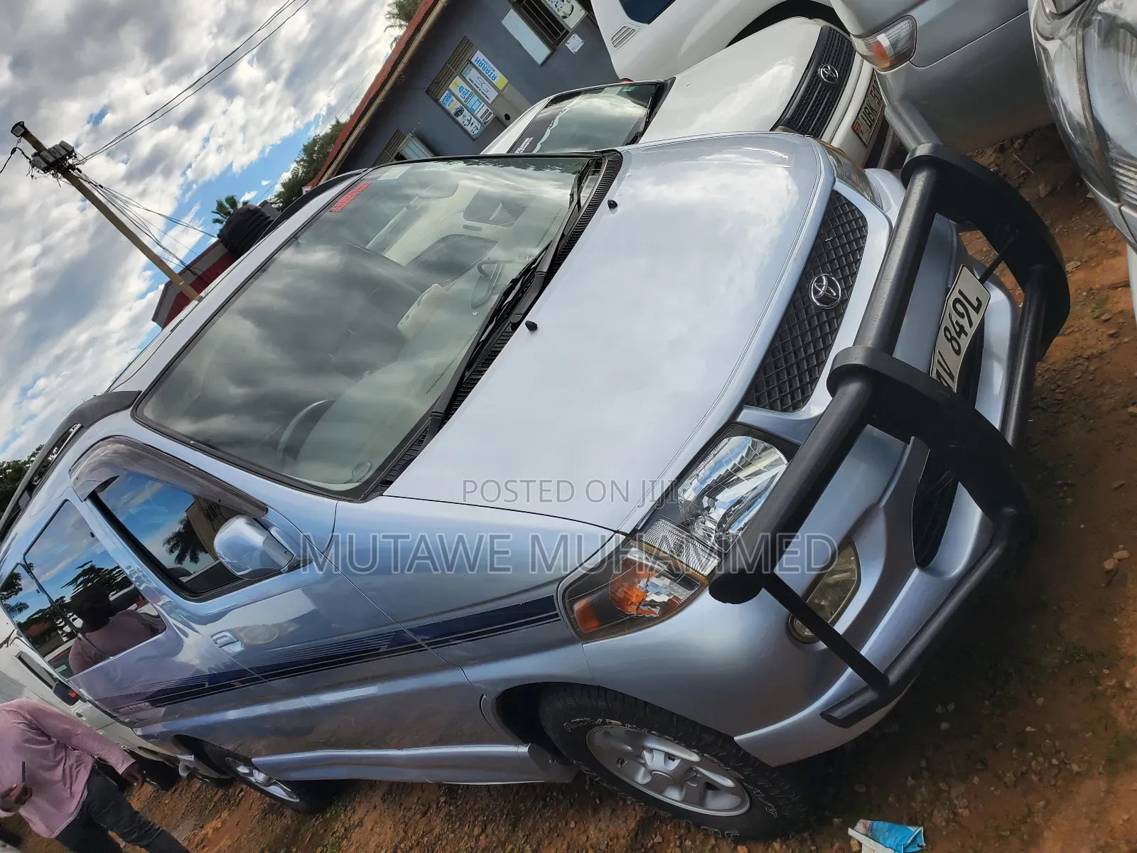Toyota Regius 2000 Silver