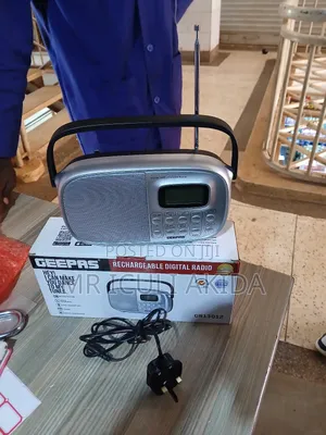 Geepas Rechargeable Fm,Am,Sw 4bands Digital Radio WTH Bt,Usb,Mp3,Tf