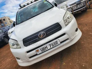 Toyota RAV4 2010 White