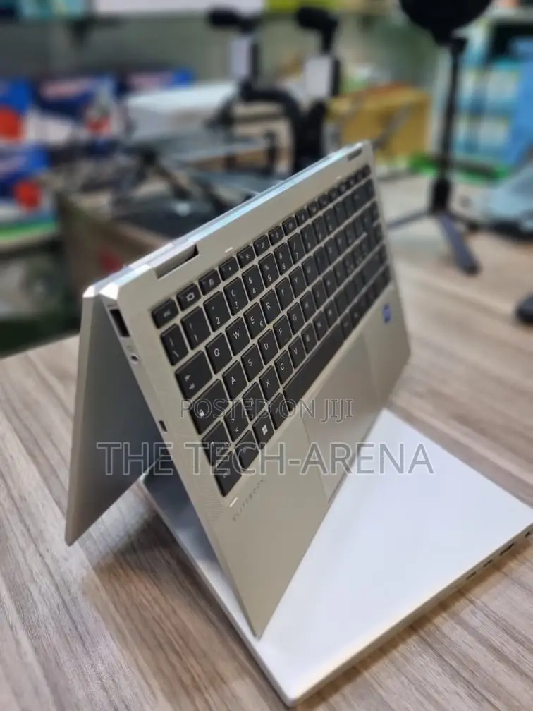 New Laptop HP EliteBook 1040 G8 16GB Intel Core i5 SSD 512GB